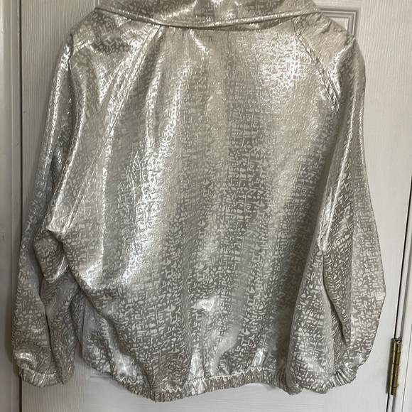 Peter Nygard silver bomber jacket. L worn once. - Picture 5 of 7